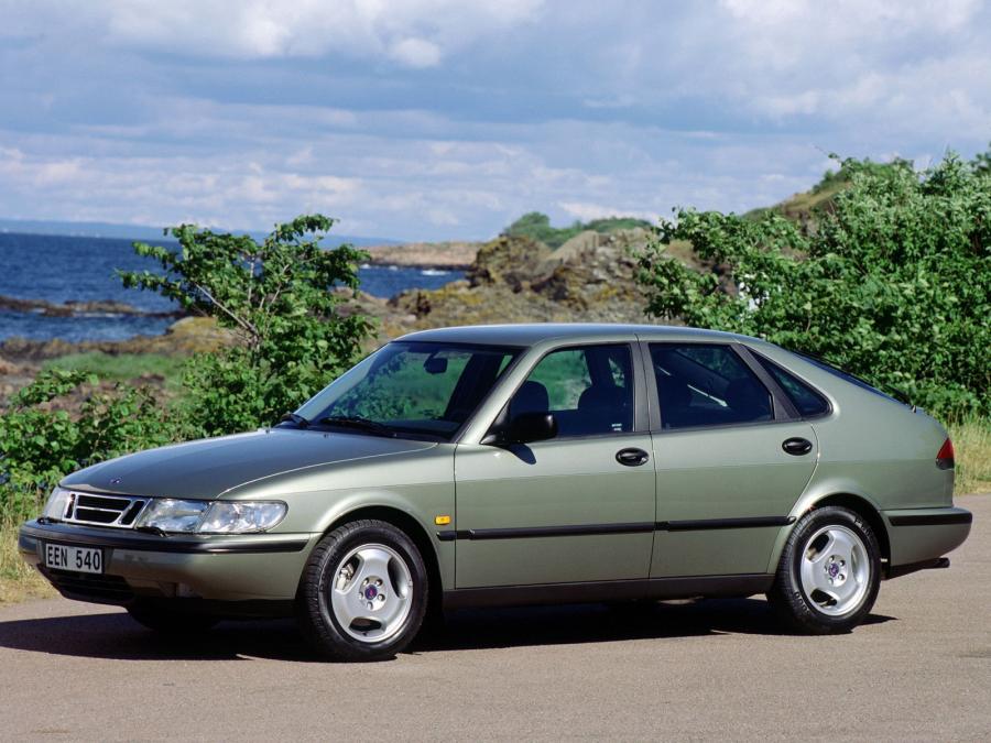 Saab 900 S 1993 года  (фото 6 из 19)